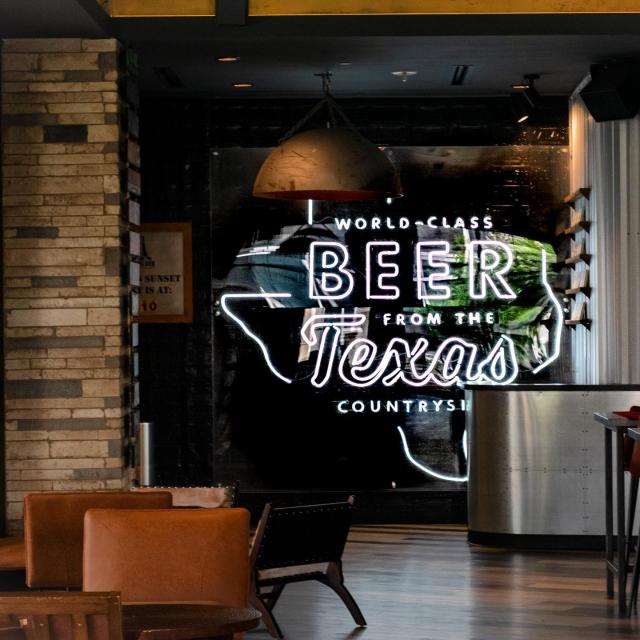It’s a craft type of day🍻
Stop in for good times, good vibes and a whole lotta good beer! We can’t wait to see you at the Brewhouse 🤩
Let us know your favorite Brewhouse mems in the comments below👇🏼
#texascraftbeer #texas