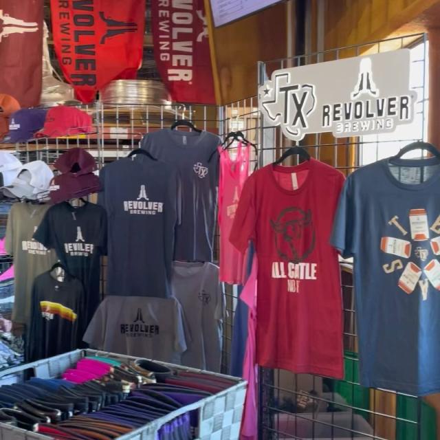 Join us at the brewery this weekend for another Revolver Saturday Event! Live music by @shotgun_josephine 🎸 @angisonthegeaux will be on-site serving up cajun bites. 

Want to be an ultimate Revolver Brewing fan? Stop by our merch booth and get decked out in all things Revolver!

See you this weekend, Revolver fans 🍻